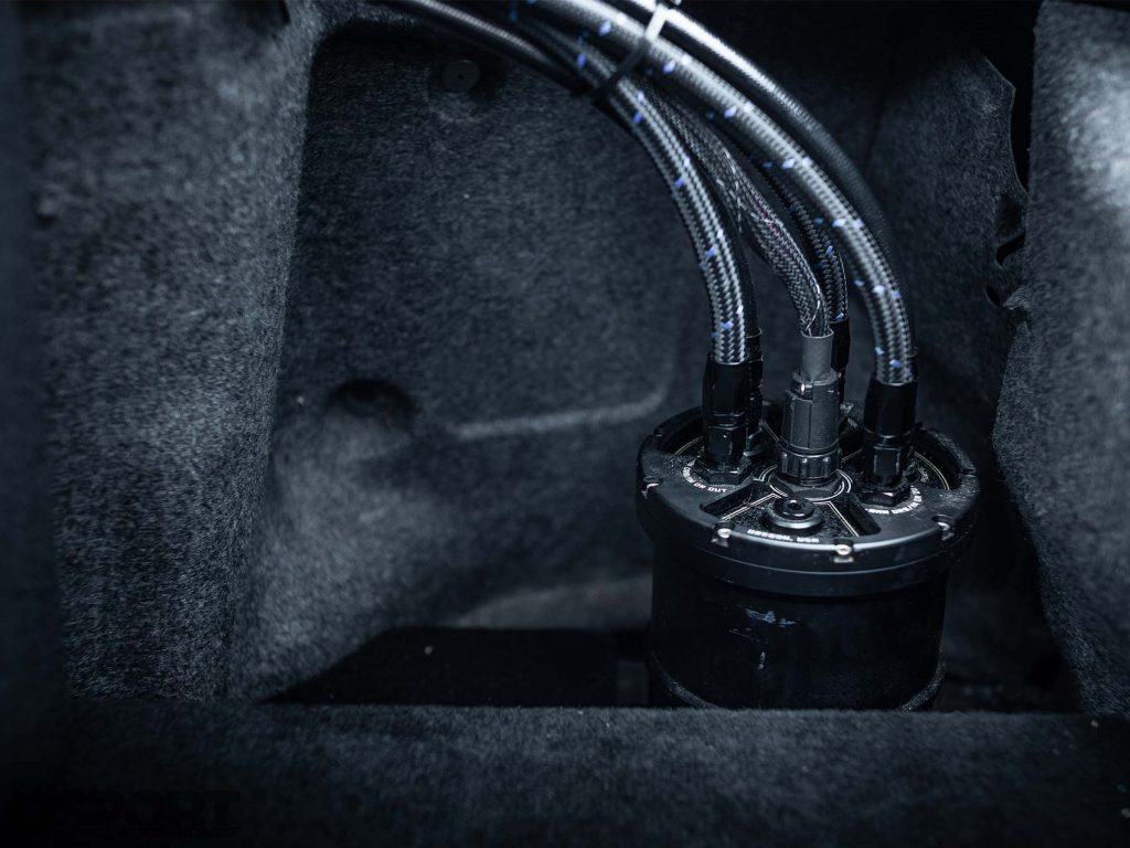 Carbon R33 Trunk